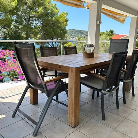 2 Haus Linden Appartement Osljak