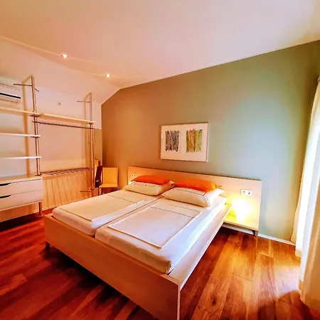 2 Haus Linden Appartement Osljak